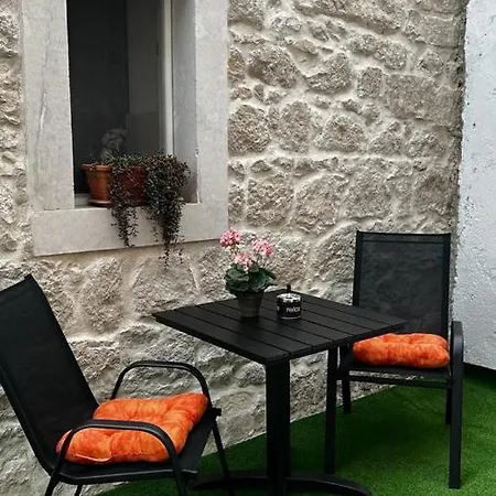 Grošovi Dvori