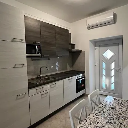 Grosovi Dvori